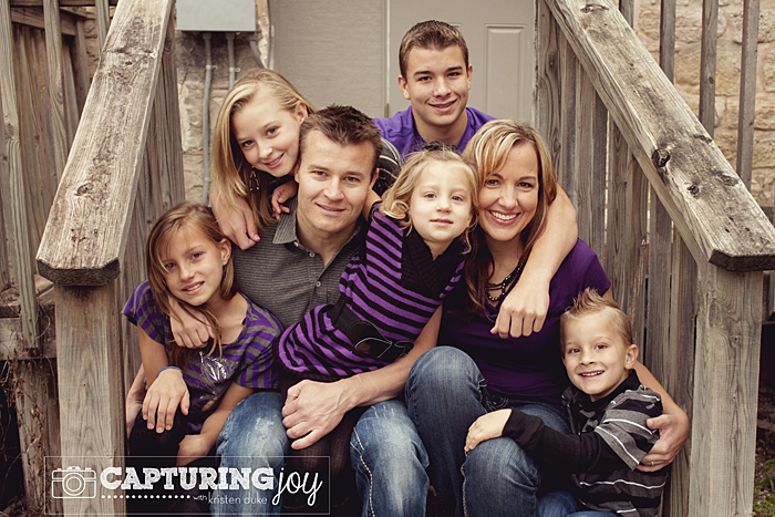 Capturing-Joy.com What to Wear in Family Pictures by COLOR-Purple! 100+ ideas!