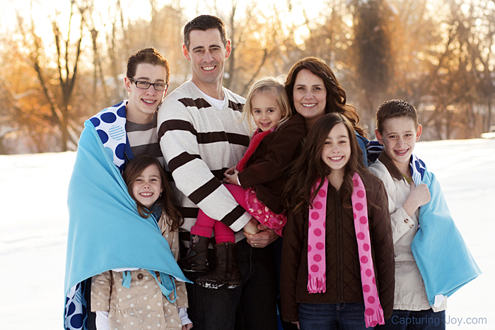 Capturing-Joy.com What to Wear in Family Pictures by COLOR-Pink! 100+ Ideas!