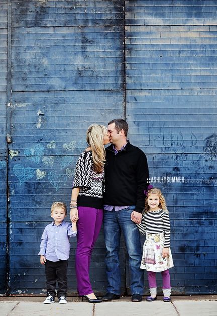 Capturing-Joy.com What to Wear in Family Pictures by COLOR-Purple! 100+ Ideas!
