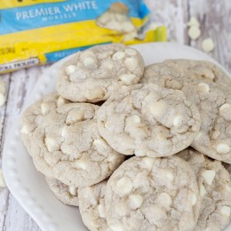 White Chocolate Macadamia nut cookie with Nestle white chocolate chips