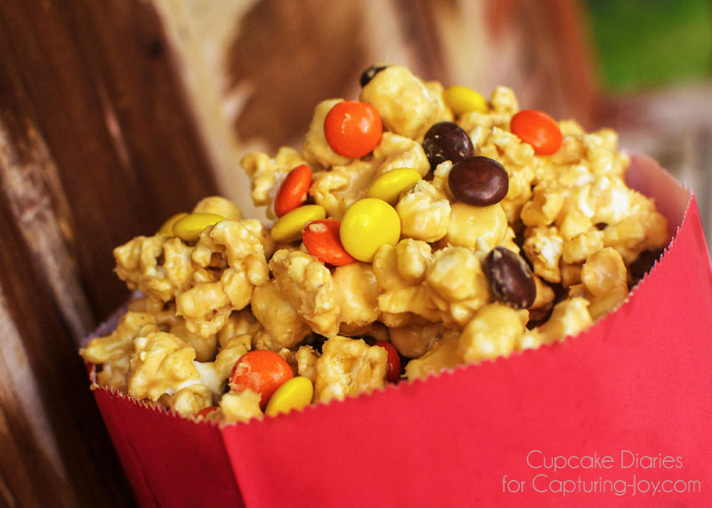 Peanut Butter Popcorn Teacher Gift - Show the teachers in your life how much you care with this delicious Peanut Butter Popcorn and free printable!