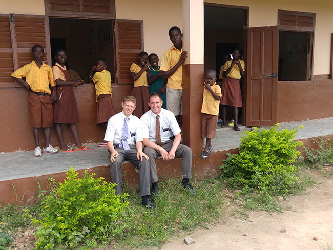 Ghana school children and missionaries