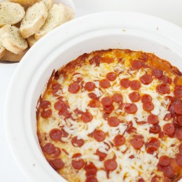 Crowd Pleasing Pizza Dip Recipe