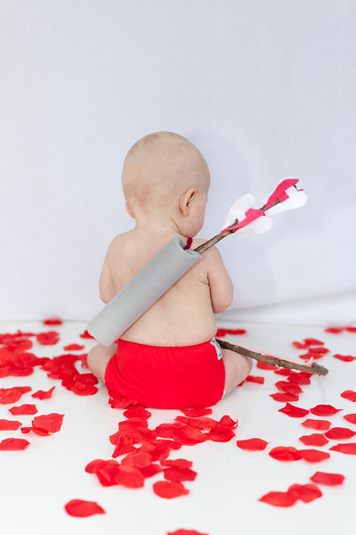 12 Valentine's Day Photography Ideas for Babies and Toddler! Check them all out at Capturing-Joy.com!