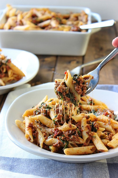 Slow cooker beef and cheese pasta