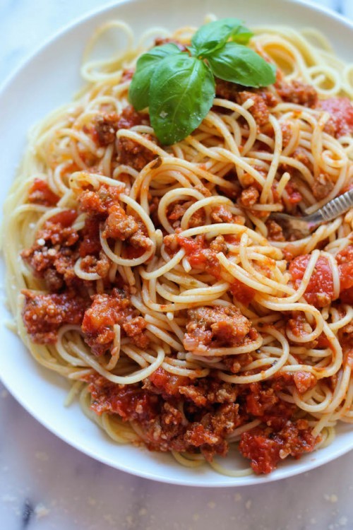 spaghetti sauce made in a slow cooker