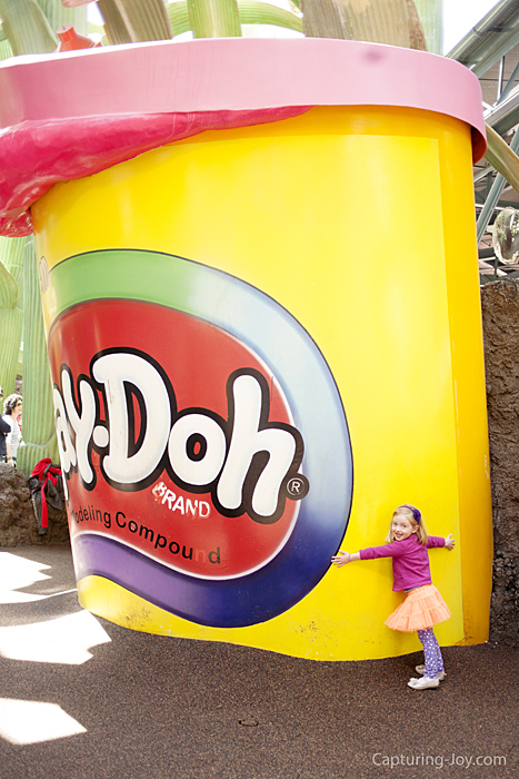 Giant-Play-Doh-hollywood-studios