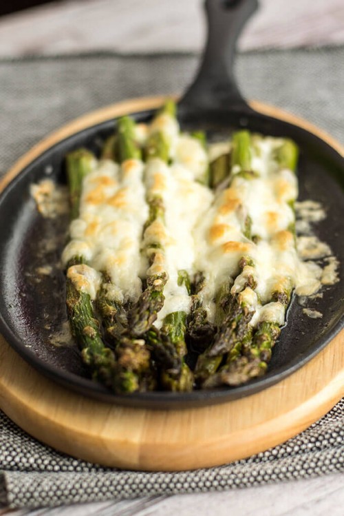 roasted asparagus with mozzarella