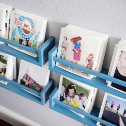How to make DIY bookshelves out of spice racks for chat books