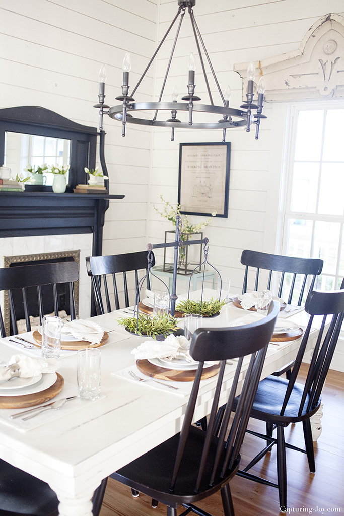 A visit to the Magnolia House near Waco, Texas by the Fixer Upper hosts, Chip and Joanna Gaines