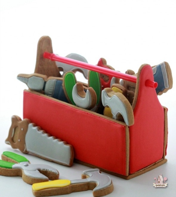 Check out these super cute tool box cookies. Perfect for Father's day!