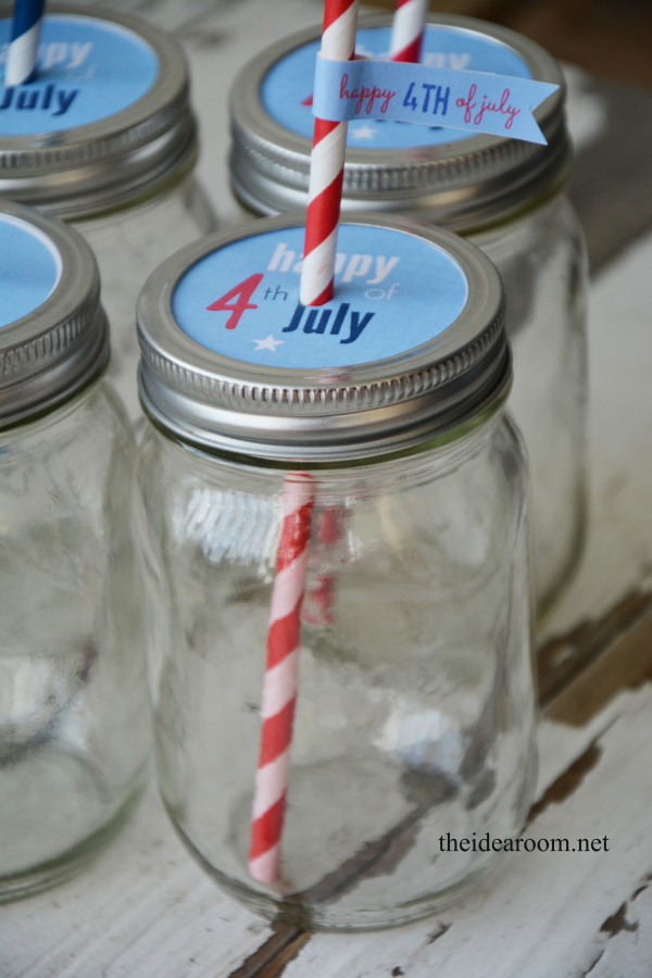 Fun patriotic party printables for your 4th of July party. | Capturing-Joy.com