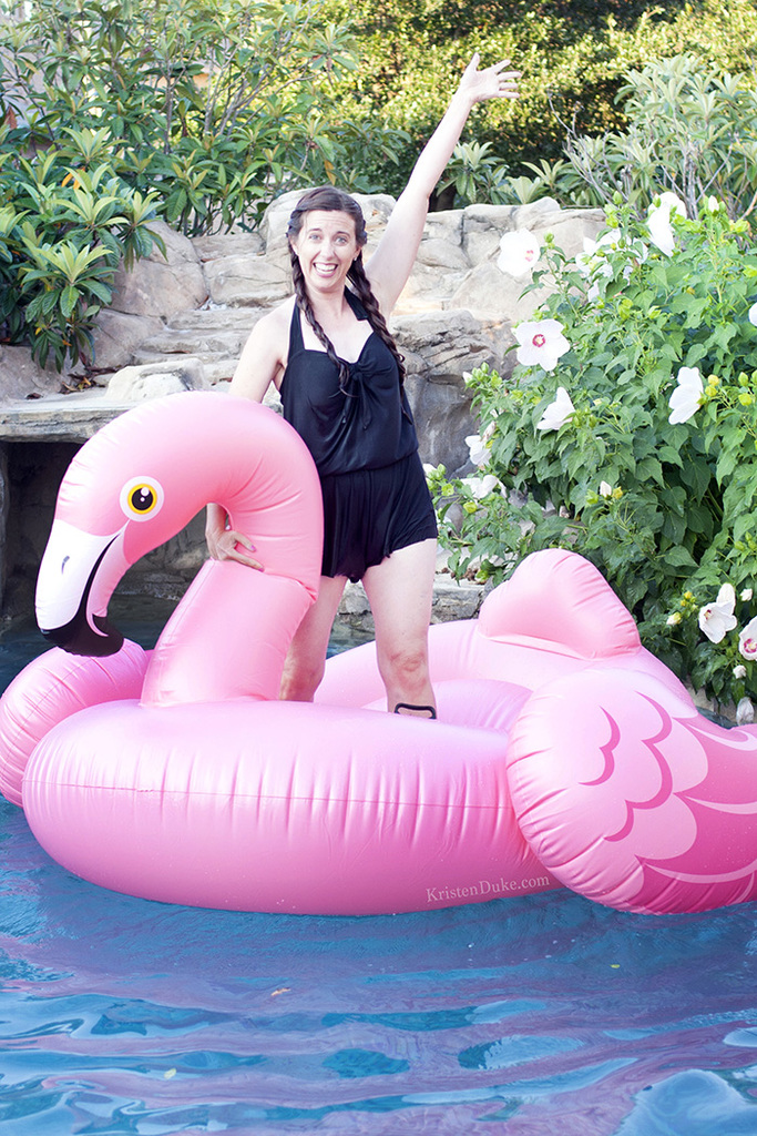 flamingo pool float pictures 