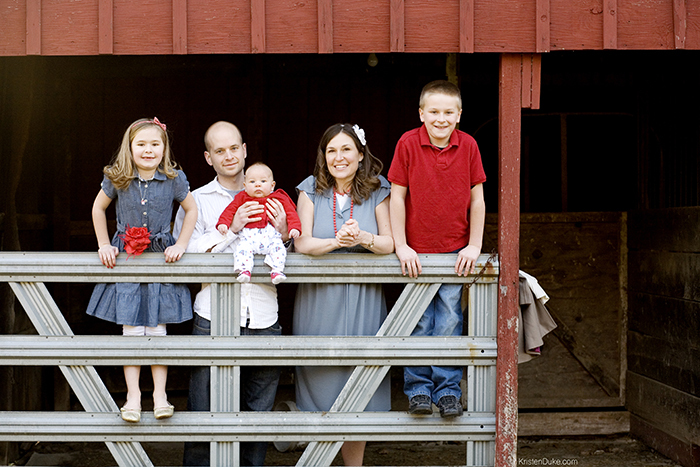 red barn family pictures